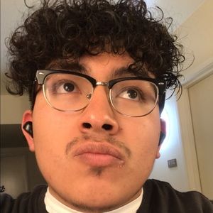 Meet your Posher, Cesar